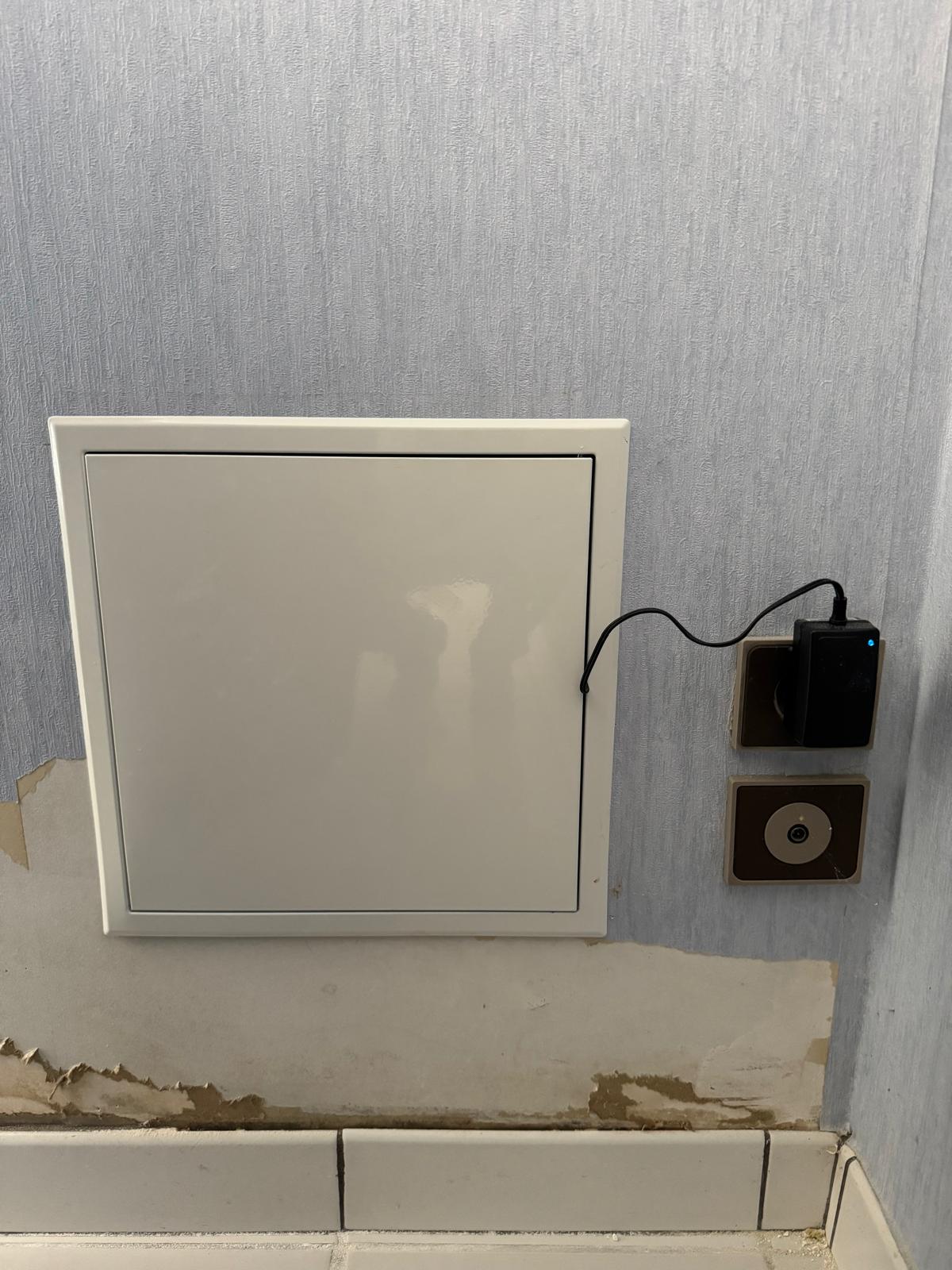 Trappe avec en dessous un IPE 32 pour traiter les remontées capillaires.