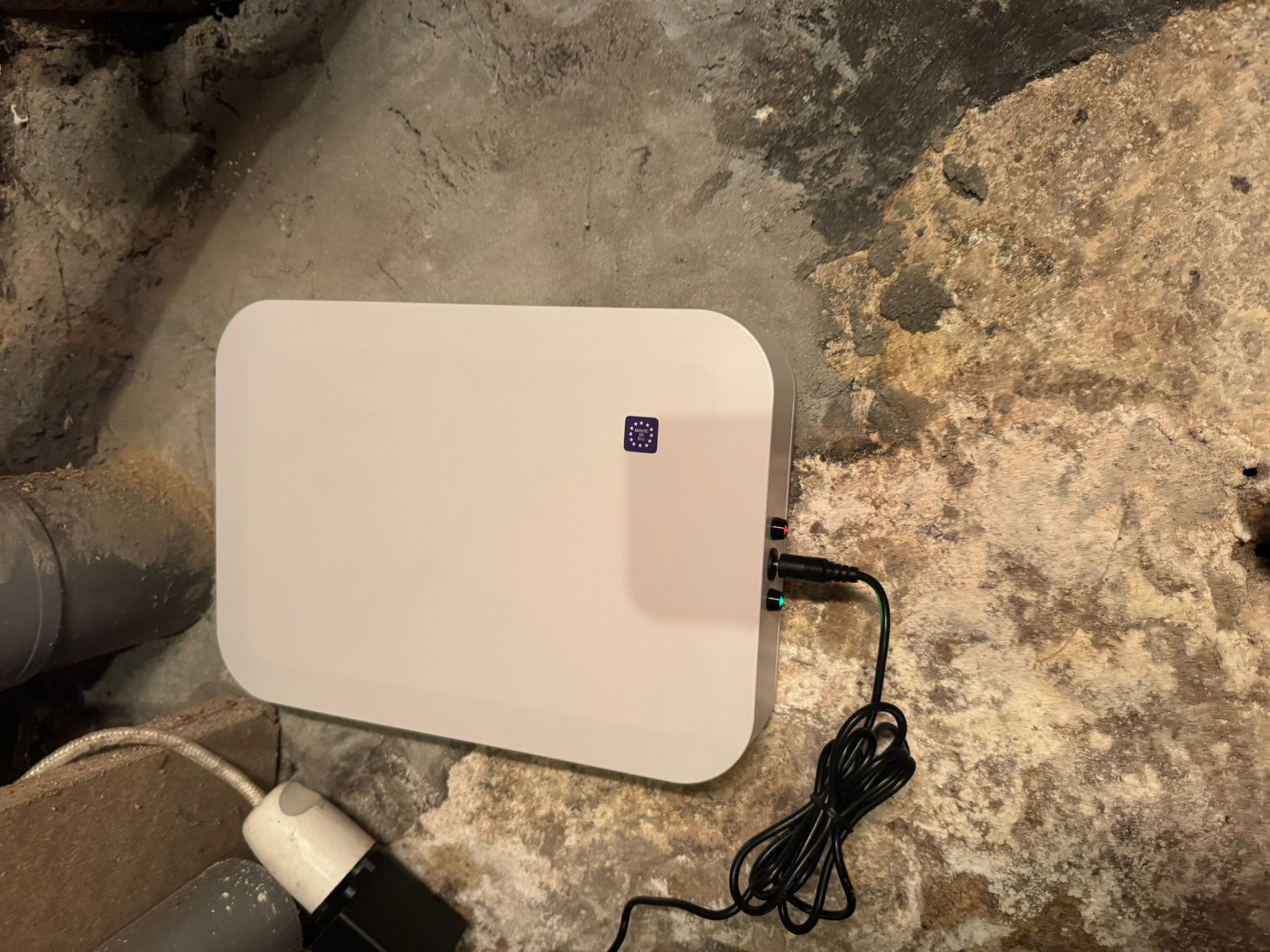 Pose Inverseur de Polarité Électromagnétique IPE 12 à La Roche sur Yon - Traitement Humidité et Remontées capillaires